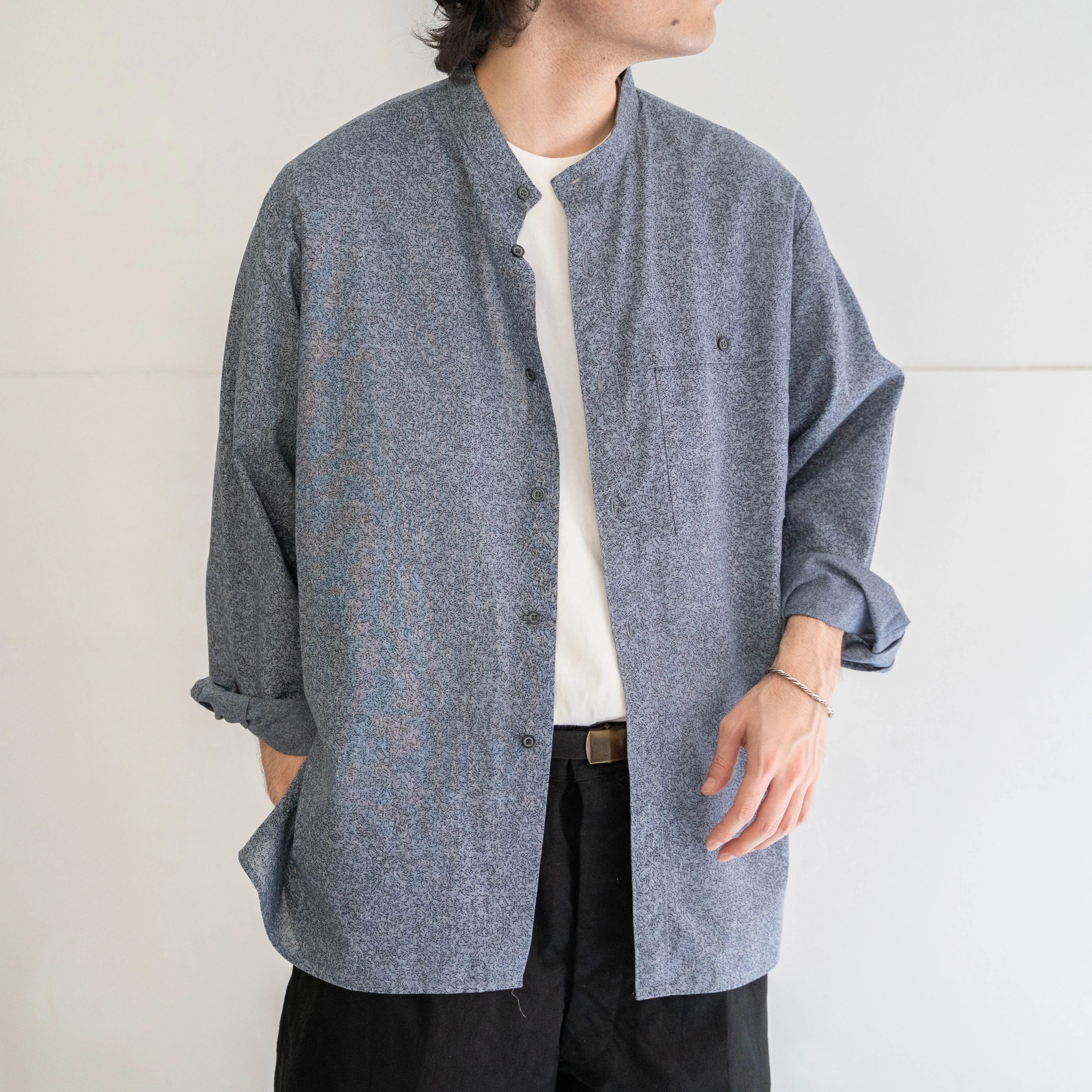 around 1980s light navy color all over pattern no collar shirts -unusual pocket-