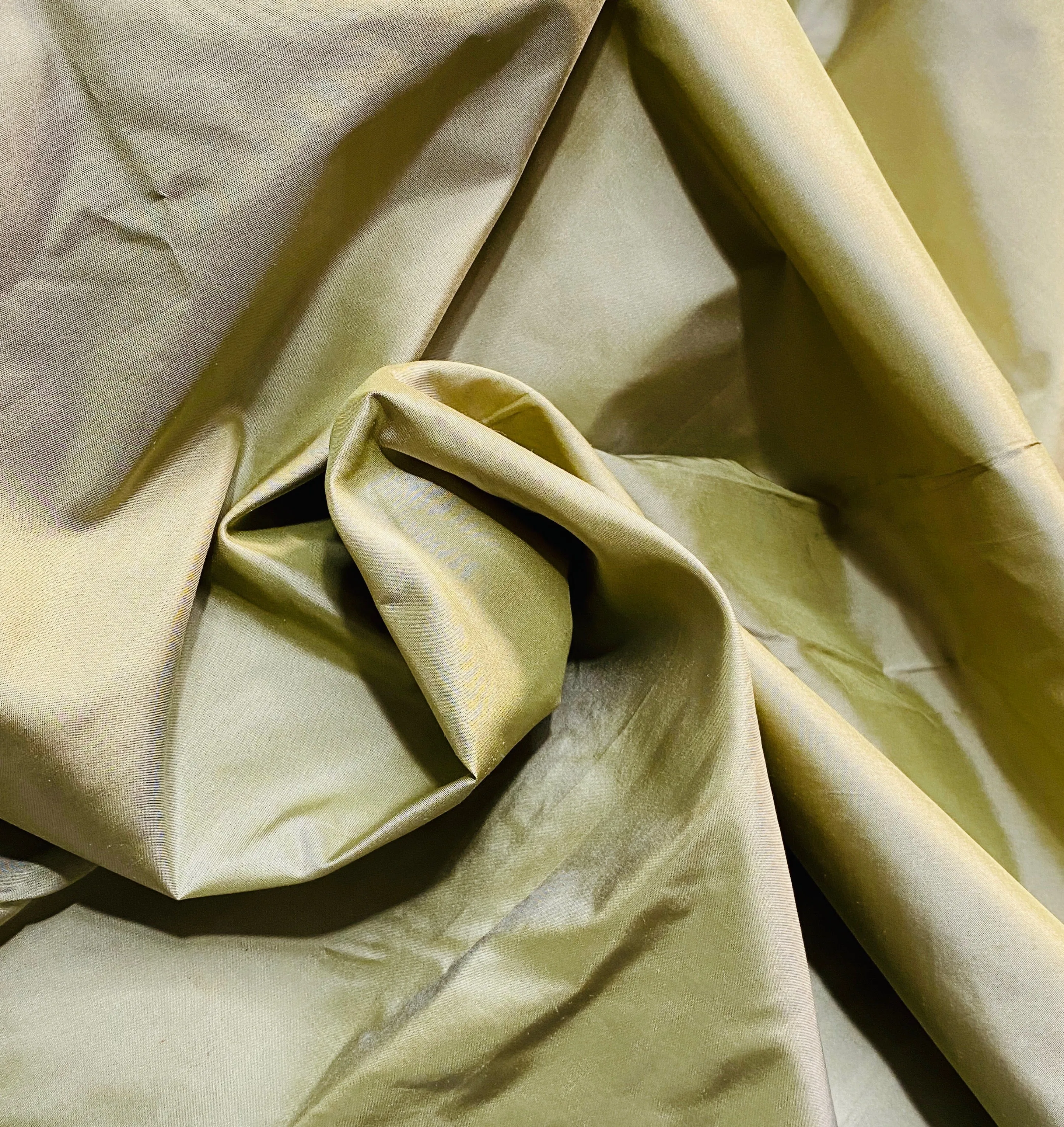 NEW Lady Lisa 100% Silk Taffeta Fabric Solid Icy Pistachio Green