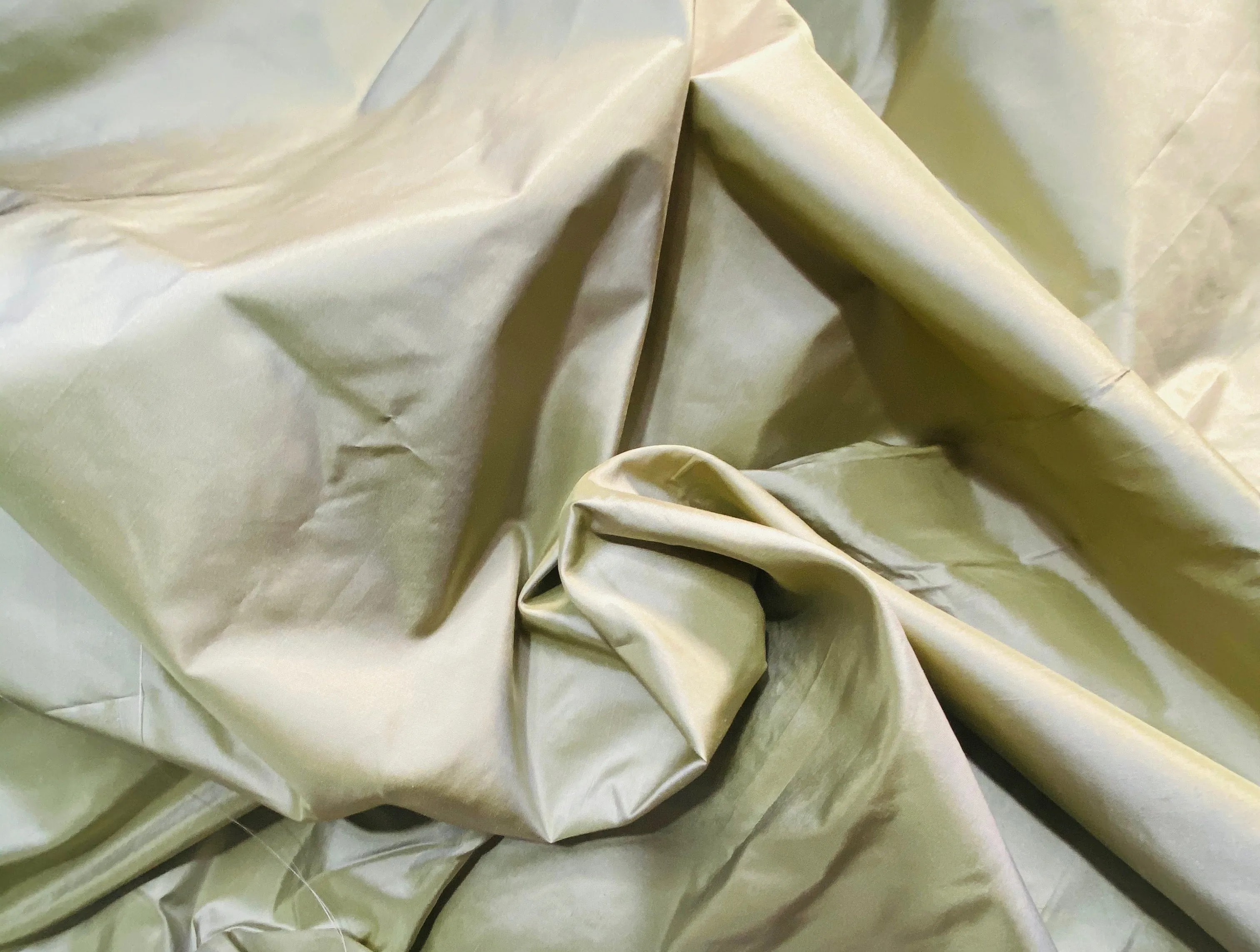 NEW Lady Lisa 100% Silk Taffeta Fabric Solid Icy Pistachio Green